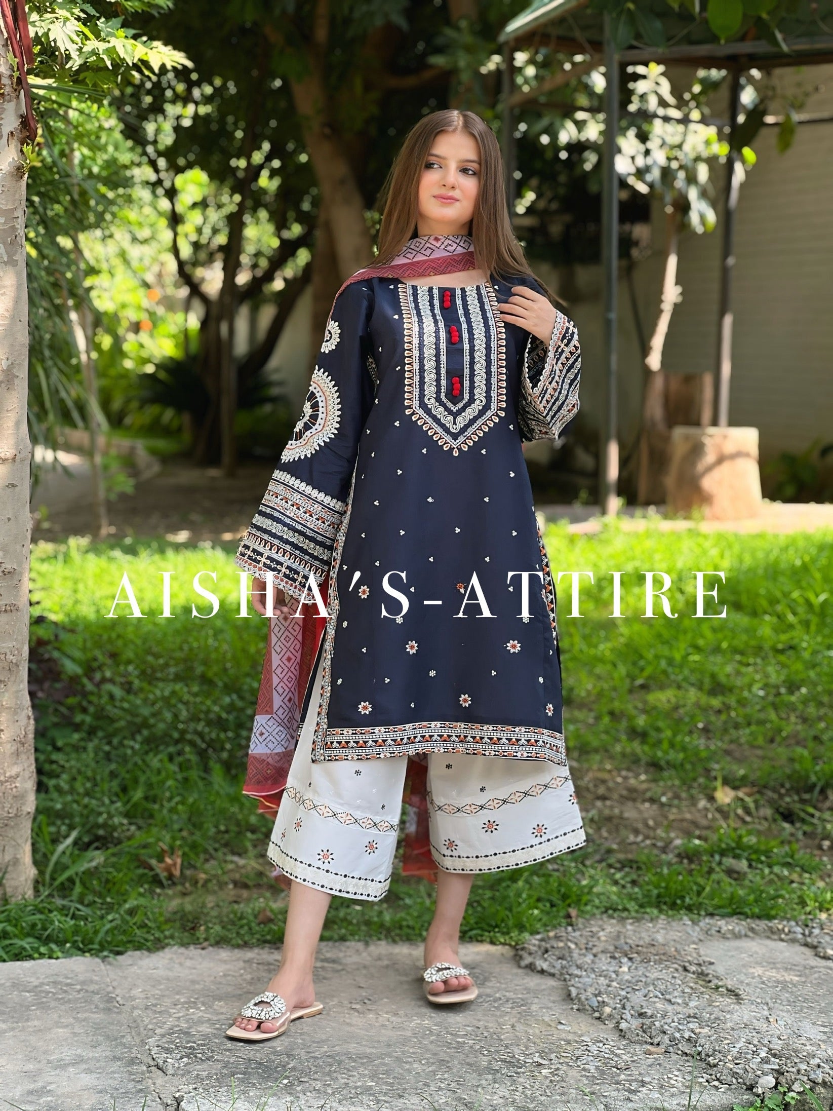 ROHA Embroidered 3 pc