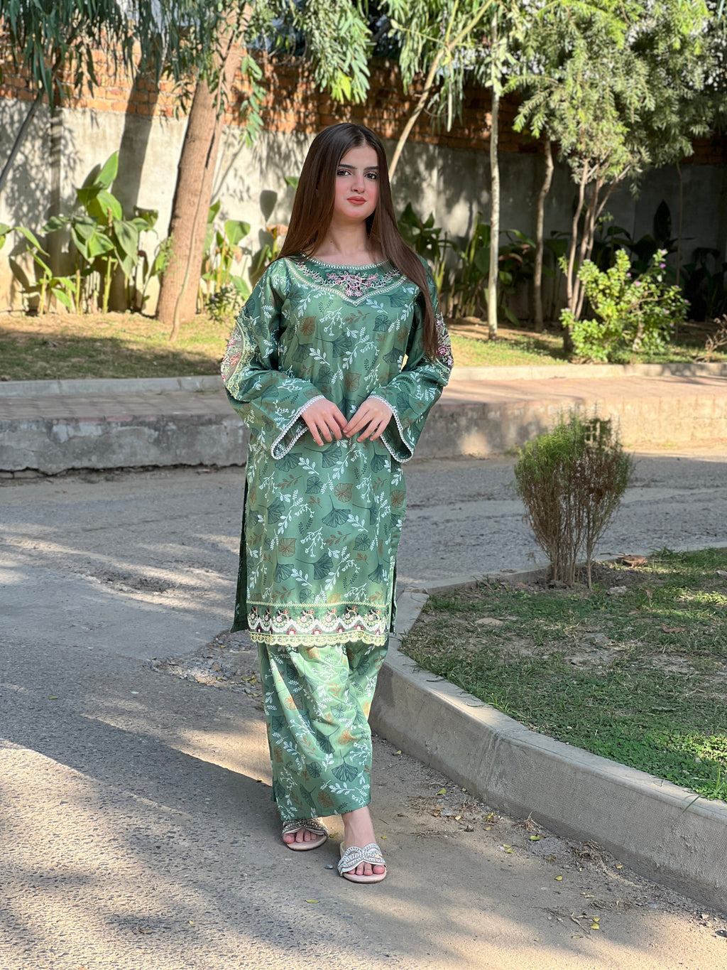 WARDA Block print Embroidered Lace 2 pc