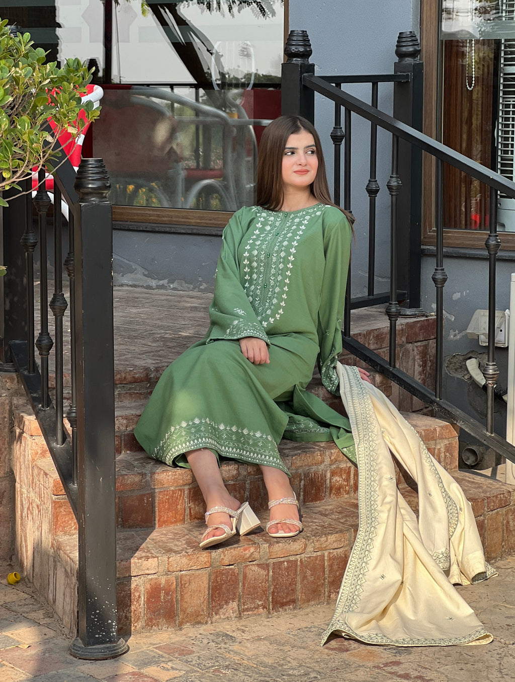 ZARNAB Embroidered 3 pc Set